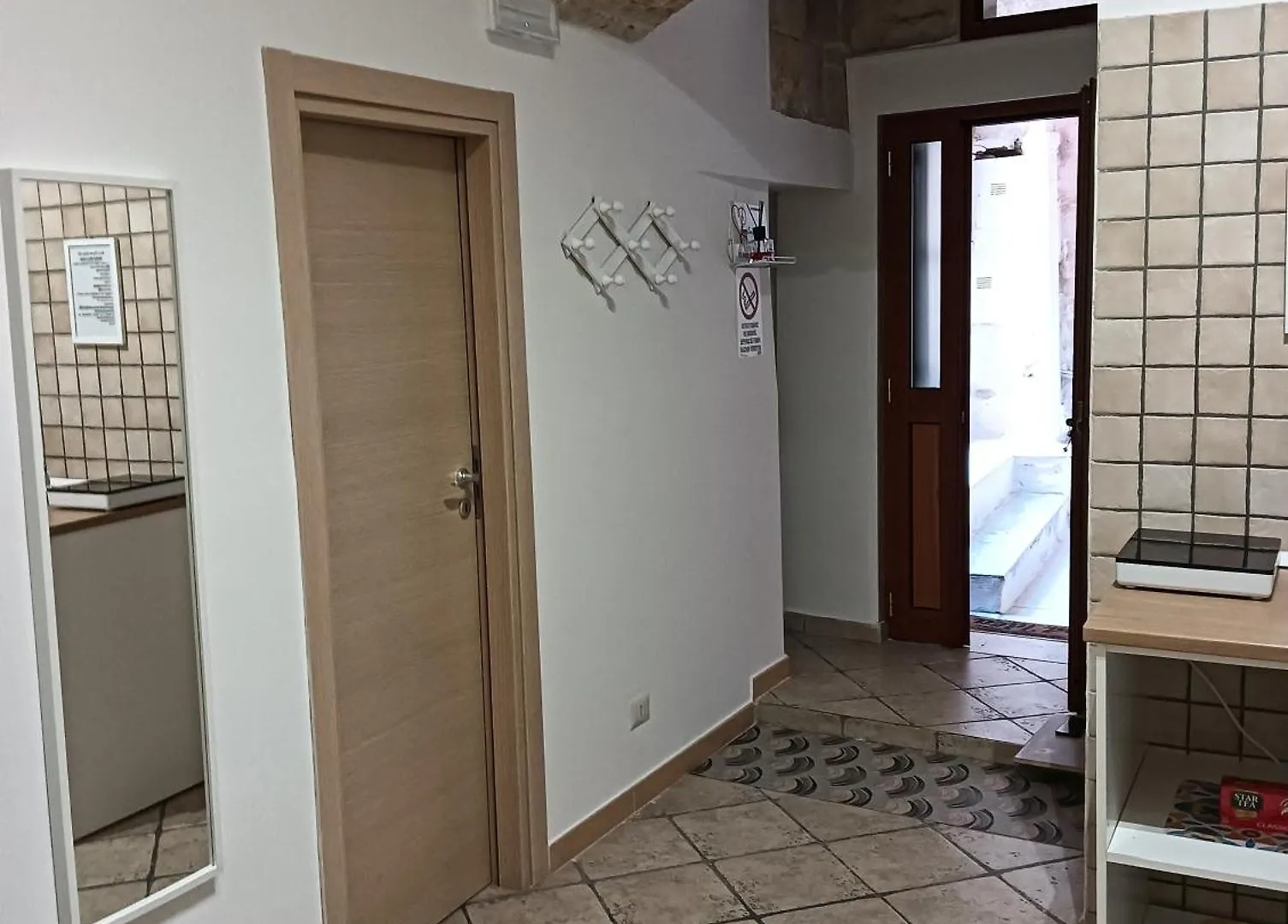 Bari Sweet Home 45 0*,  Italia